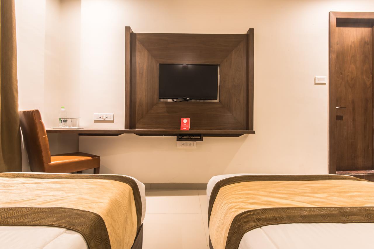 Oyo 9328 Empire Suite Navi Mumbai Eksteriør bilde