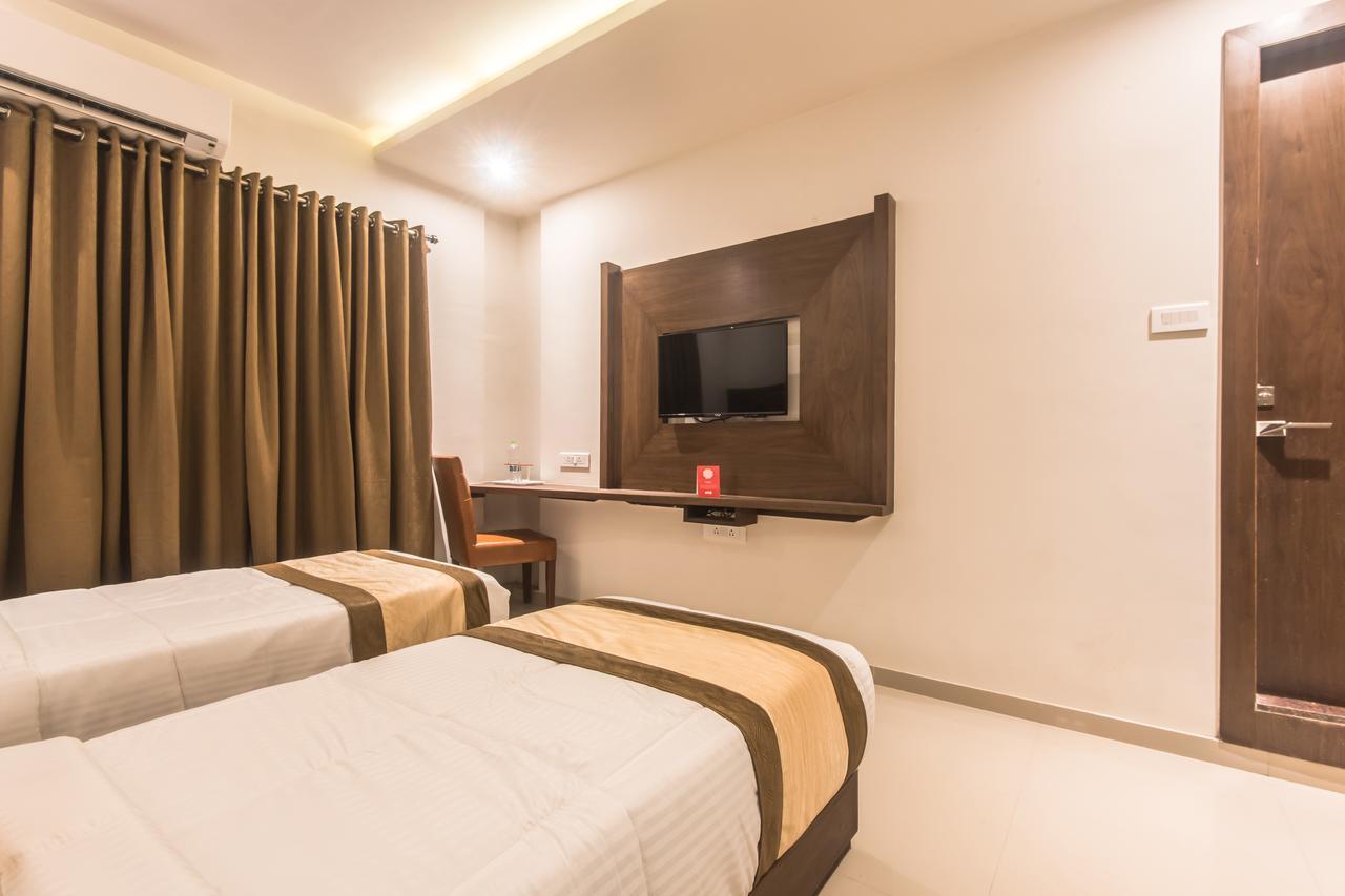 Oyo 9328 Empire Suite Navi Mumbai Eksteriør bilde
